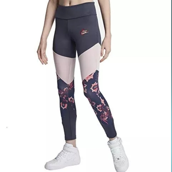 NWOT Nike Sportswear Essential Floral Printed leggings - Picture 3 of 11